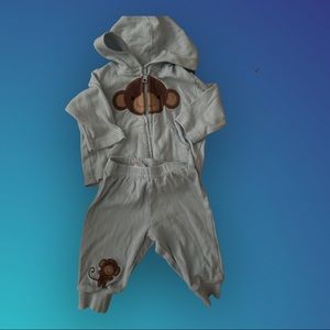 0-3 months Gymboree’s hoodie and sweatpants set